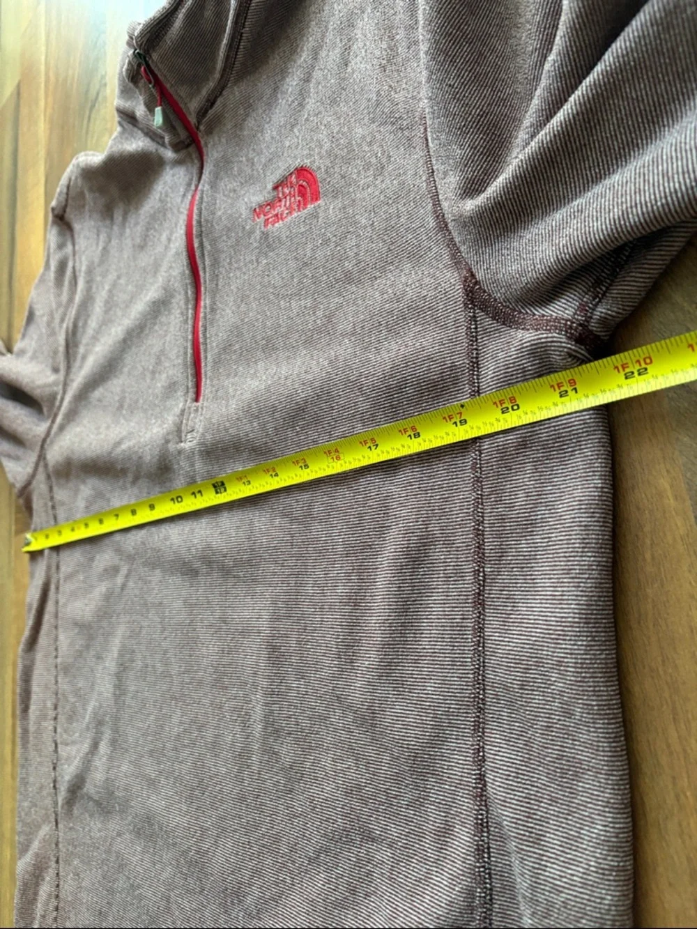 The North Face Men’s M Soft Fleece 1/4 Zip Pullover Red Logo